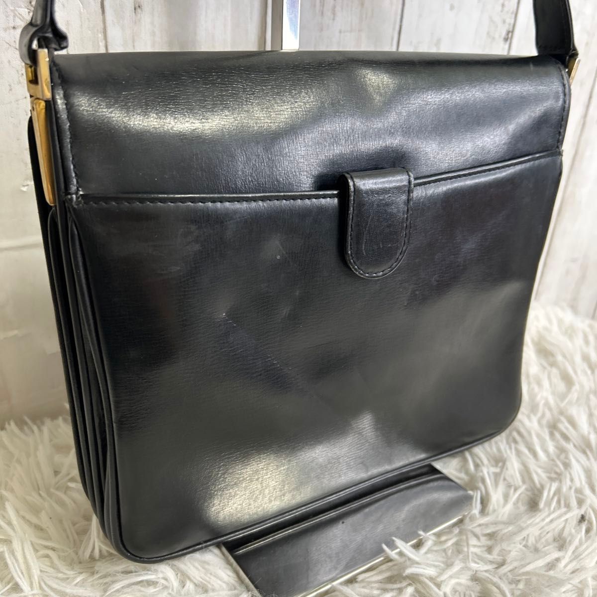 オールドグッチ ショルダーバッグ GUCCI ブラック レザー ロゴ G オールドグッチ ショルダーバッグ GUCCI ブラック レザー ロゴ G