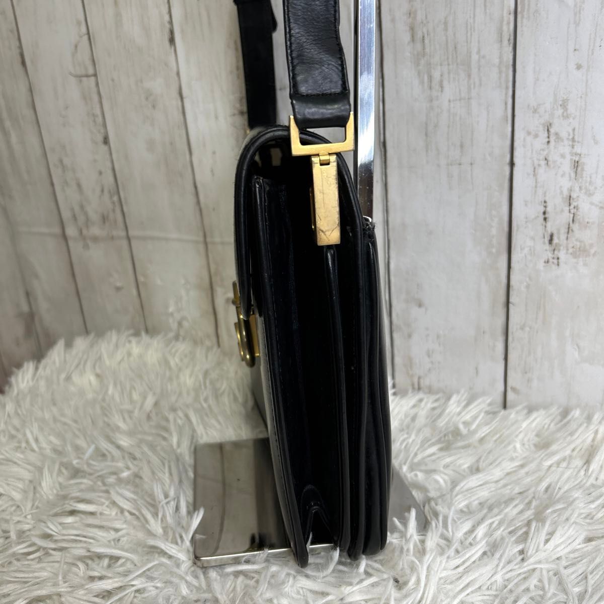 オールドグッチ ショルダーバッグ GUCCI ブラック レザー ロゴ G オールドグッチ ショルダーバッグ GUCCI ブラック レザー ロゴ G