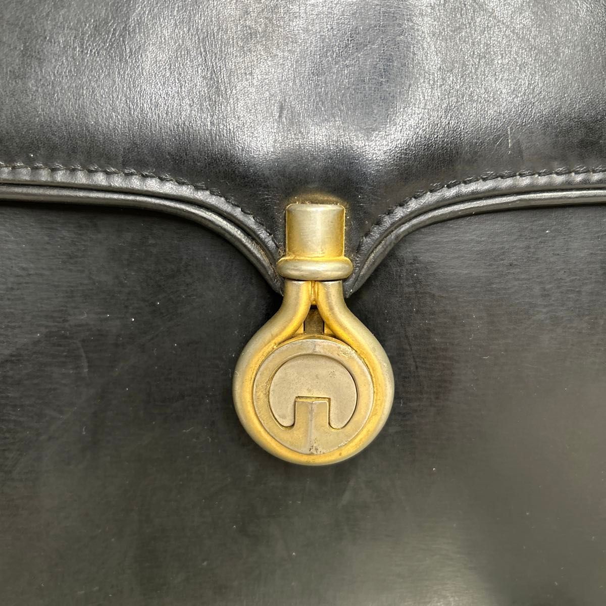 オールドグッチ ショルダーバッグ GUCCI ブラック レザー ロゴ G オールドグッチ ショルダーバッグ GUCCI ブラック レザー ロゴ G