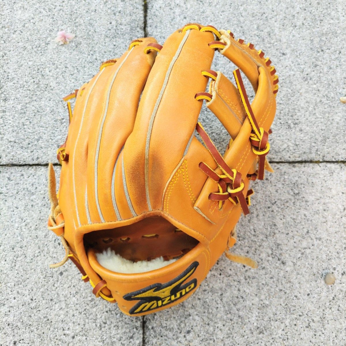 ミズノプロ 軟式グラブ 内野手用 オレンジ×タン紐 (Amazon ミズノプロ 軟式グラブ 内野手用 オレンジ×タン紐 (Amazon