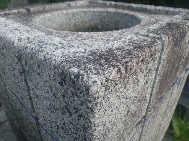 国産白御影石今朝型蹲角型立つくばい格子水鉢◆伝統工芸◆_画像5