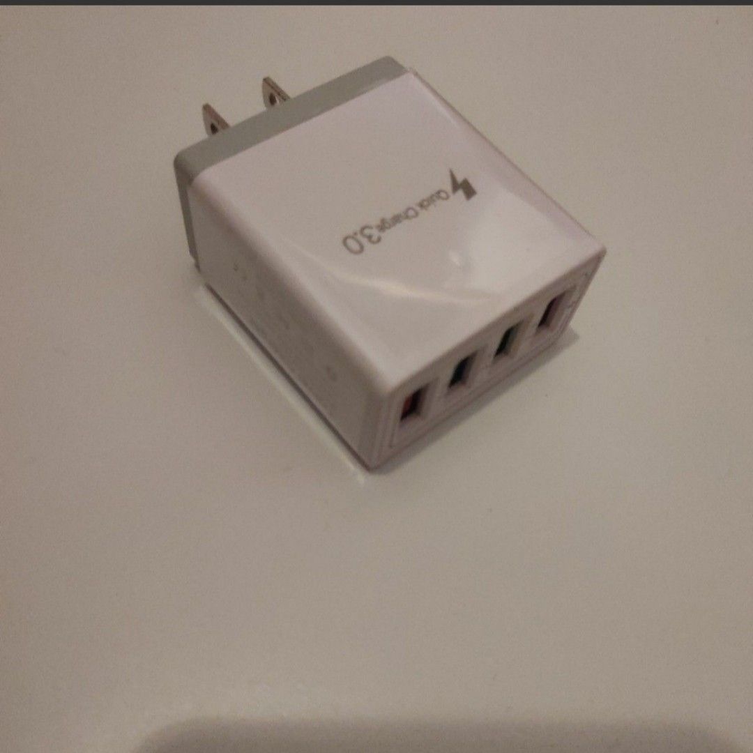 USB 充電器 4ポートUSB 充電器 ACアダプター USB充電器 急速充電