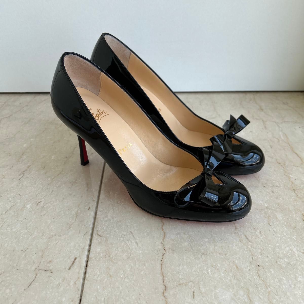 超美品 クリスチャン ルブタン サイズ36ハーフ リボン付き 黒 超美品 クリスチャン ルブタン サイズ36ハーフ リボン付き 黒