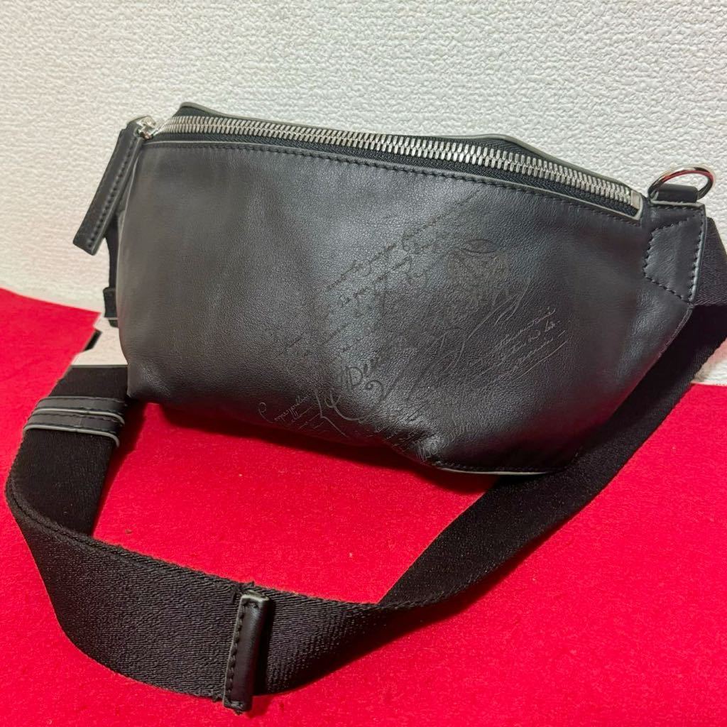 美品 BERLUTI ベルルッティ コンプライス ボディバッグ ウエスト 美品 BERLUTI ベルルッティ コンプライス ボディバッグ ウエスト