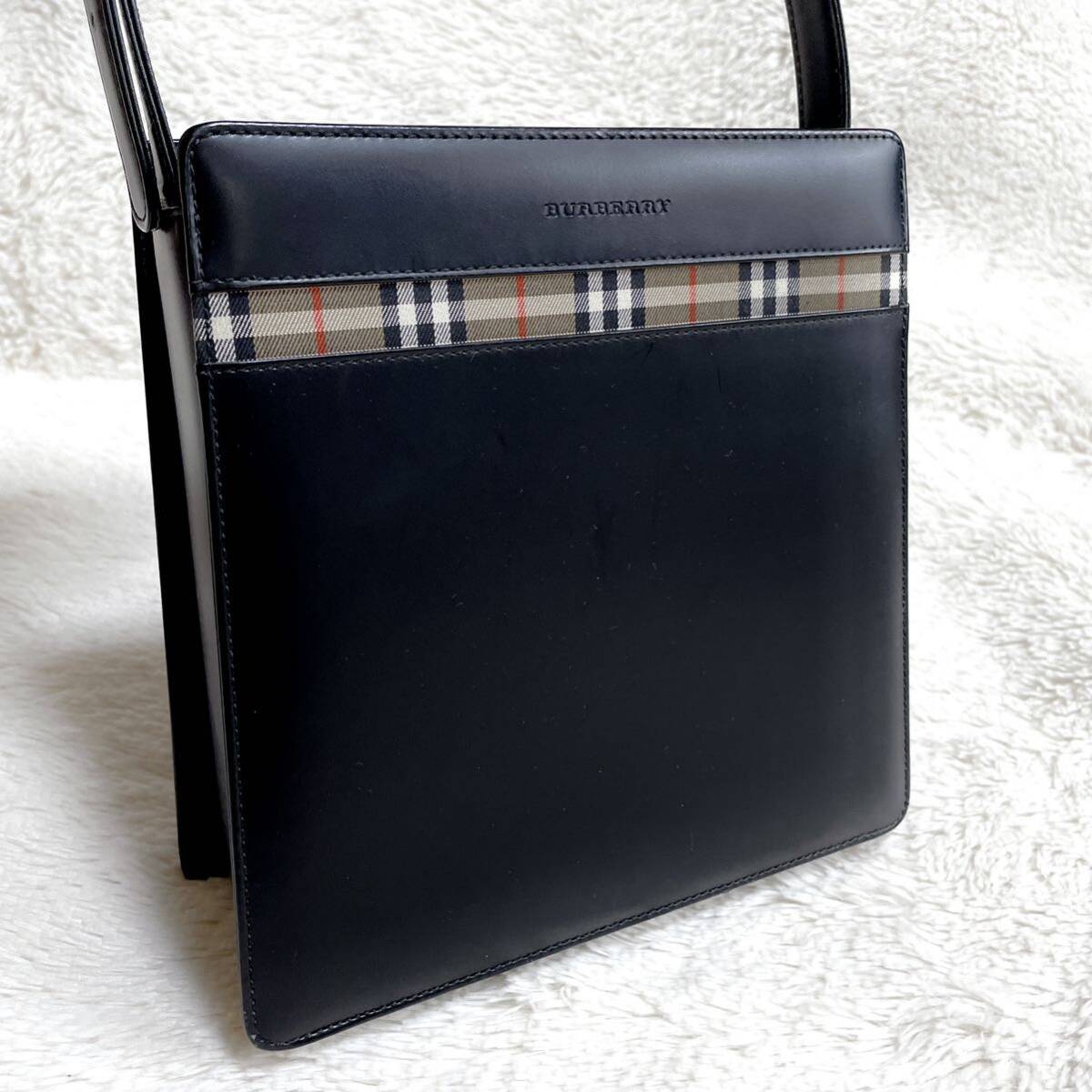BURBERRY オールレザー ノバチェック スクエア ショルダーバッグ BURBERRY オールレザー ノバチェック スクエア ショルダーバッグ