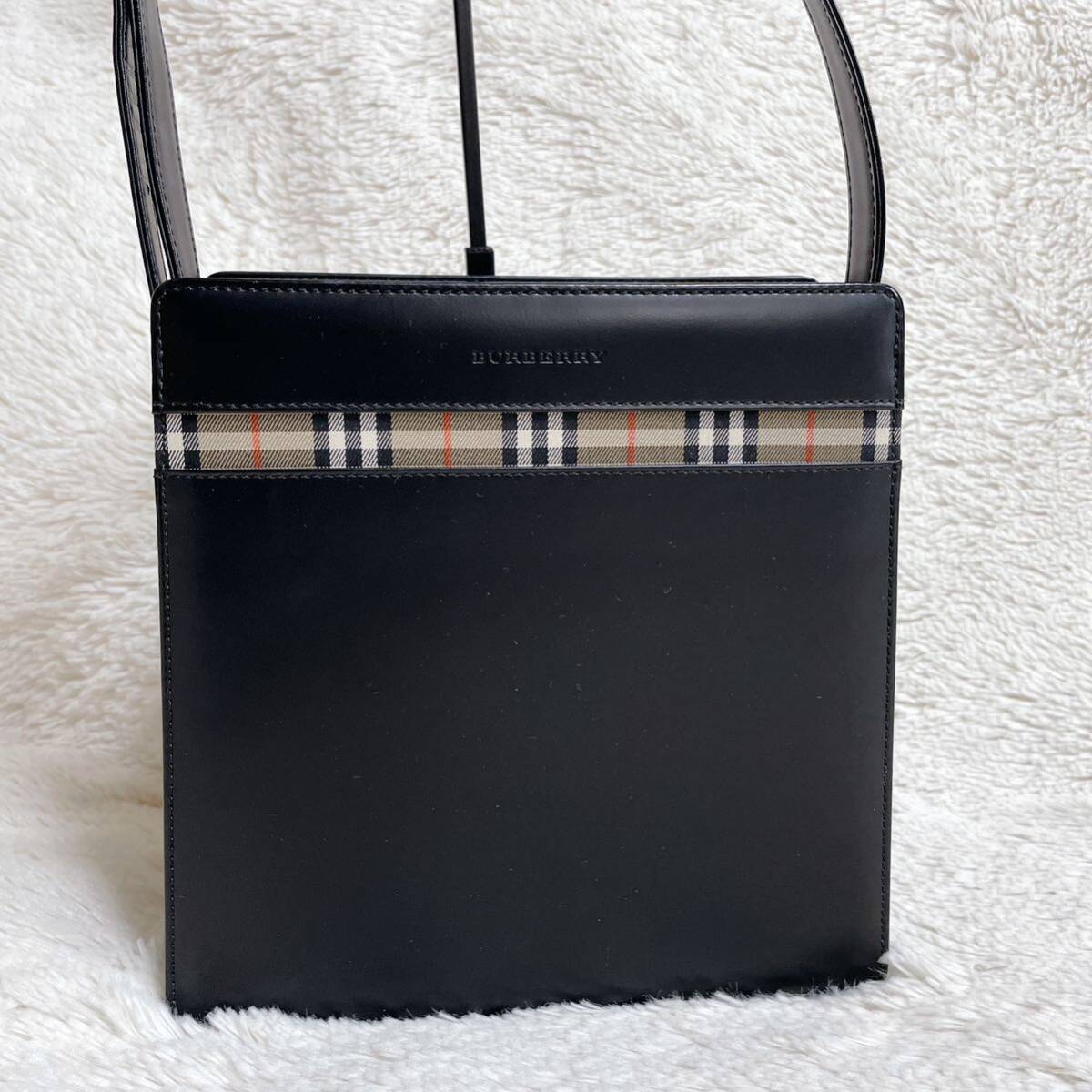 BURBERRY オールレザー ノバチェック スクエア ショルダーバッグ BURBERRY オールレザー ノバチェック スクエア ショルダーバッグ