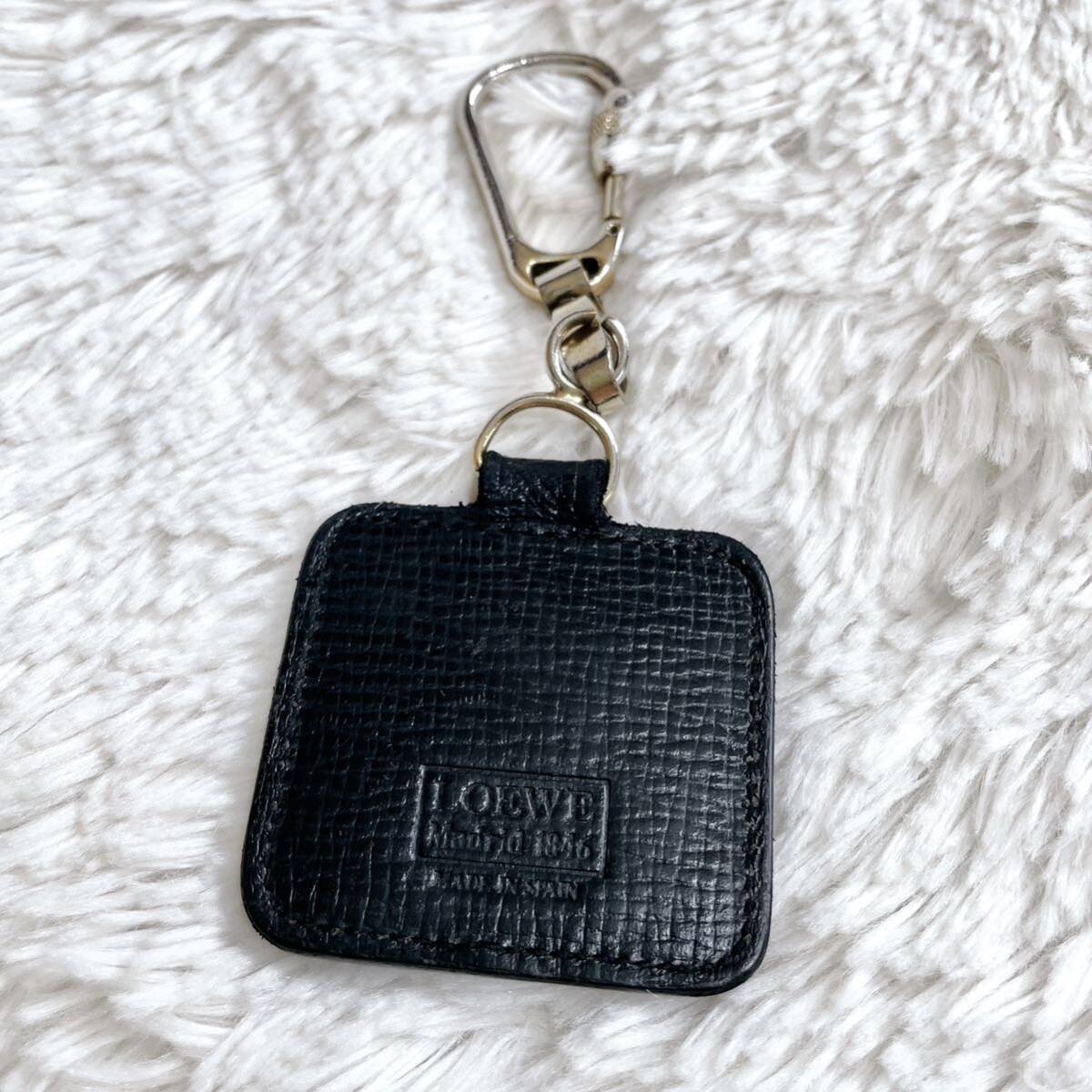 美品 LOEWE ロエベ アナグラム キーリング レザー キーホルダー 美品 LOEWE ロエベ アナグラム キーリング レザー キーホルダー