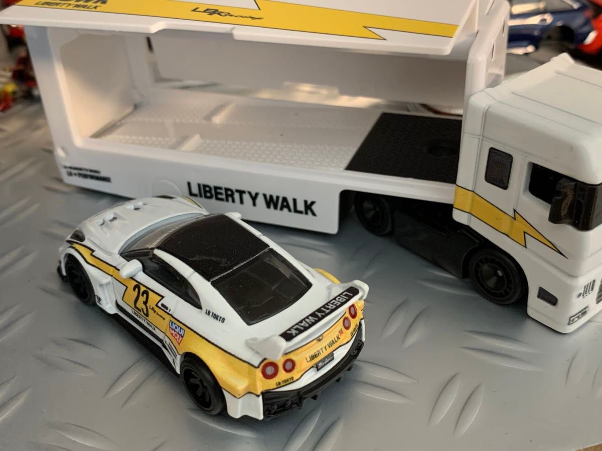 トランスポーター ホットウィール リバティーウォーク 日産GT-R