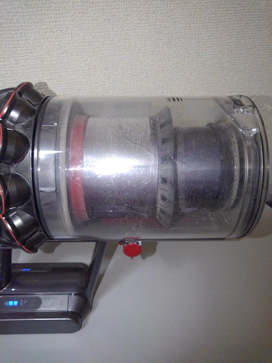 ジャンク品 ダイソンコードレス掃除機 V10-SV12 本体 バッテリー ジャンク品 ダイソンコードレス掃除機 V10-SV12 本体 バッテリー