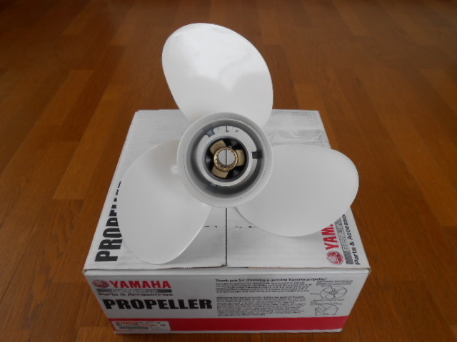 7000円 美品 送料無料 ヤマハ 純正 船外機 プロペラ 13-1/2×9-K 7000円 美品 送料無料 ヤマハ 純正 船外機 プロペラ 13-1/2×9-K