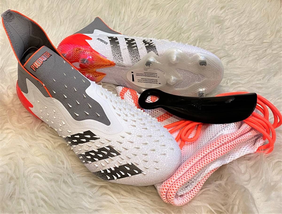 《激レア即決/プレミアムモデル》adidas　プレデター フリーク +FG26.5cm紐なし《白》