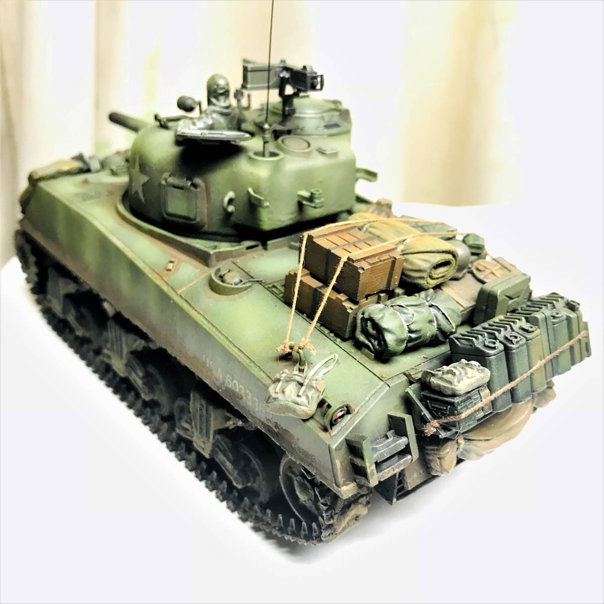 田宮1/35MM美國M4A3巫師105mm榴彈炮裝載型成品 原文:タミヤ1/35MMアメリカM4A3シャーマン105mm榴弾砲搭載型完成品