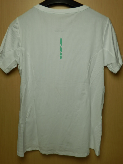  asicsアシックス　ランニングシャツ W'S fuzeX SS TOP 142567　ホワイト/Mサイズ_画像3