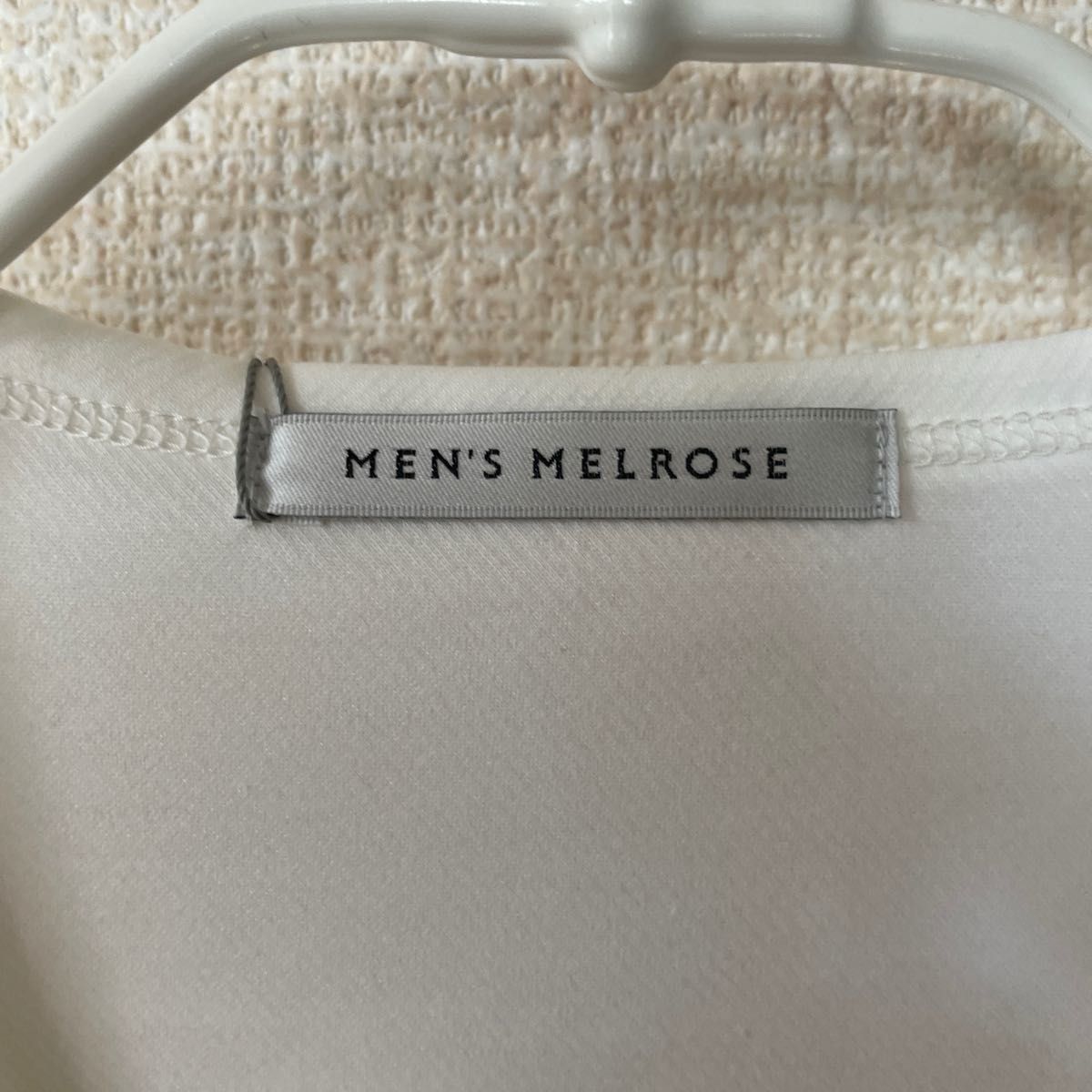 新品未使用 MELROSE メンズメルローズ カルゼニット Vネック T 新品未使用 MELROSE メンズメルローズ カルゼニット Vネック T
