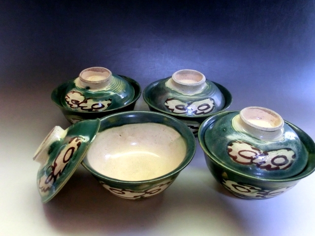 ヤフオク! - 蓋茶碗□織部蓋物 4客 古い汁碗 料理小鉢 花紋 古美術