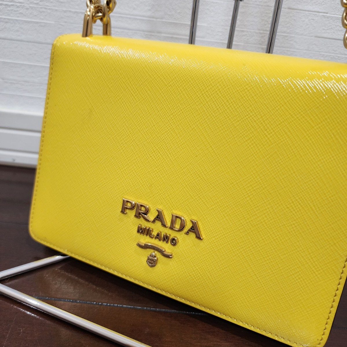 PRADA プラダ サフィアーノレザー 黄色 1BD133 チェーン PRADA プラダ サフィアーノレザー 黄色 1BD133 チェーン