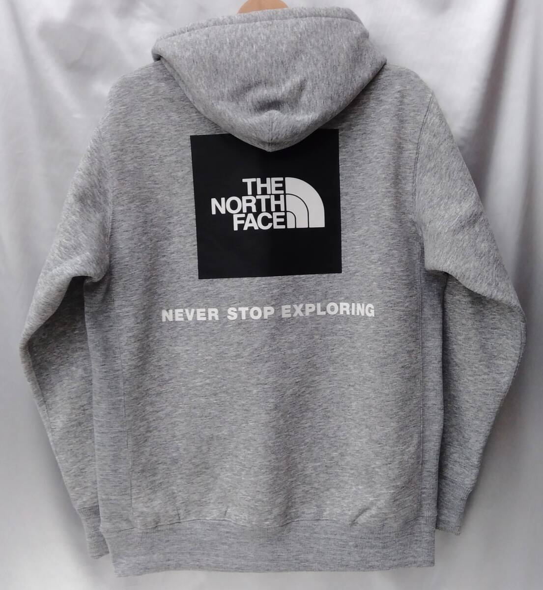 THE NORTH FACE ザノースフェイス NT62348 バックスクエアロゴフーディ パーカー メンズ S 灰色 グレー