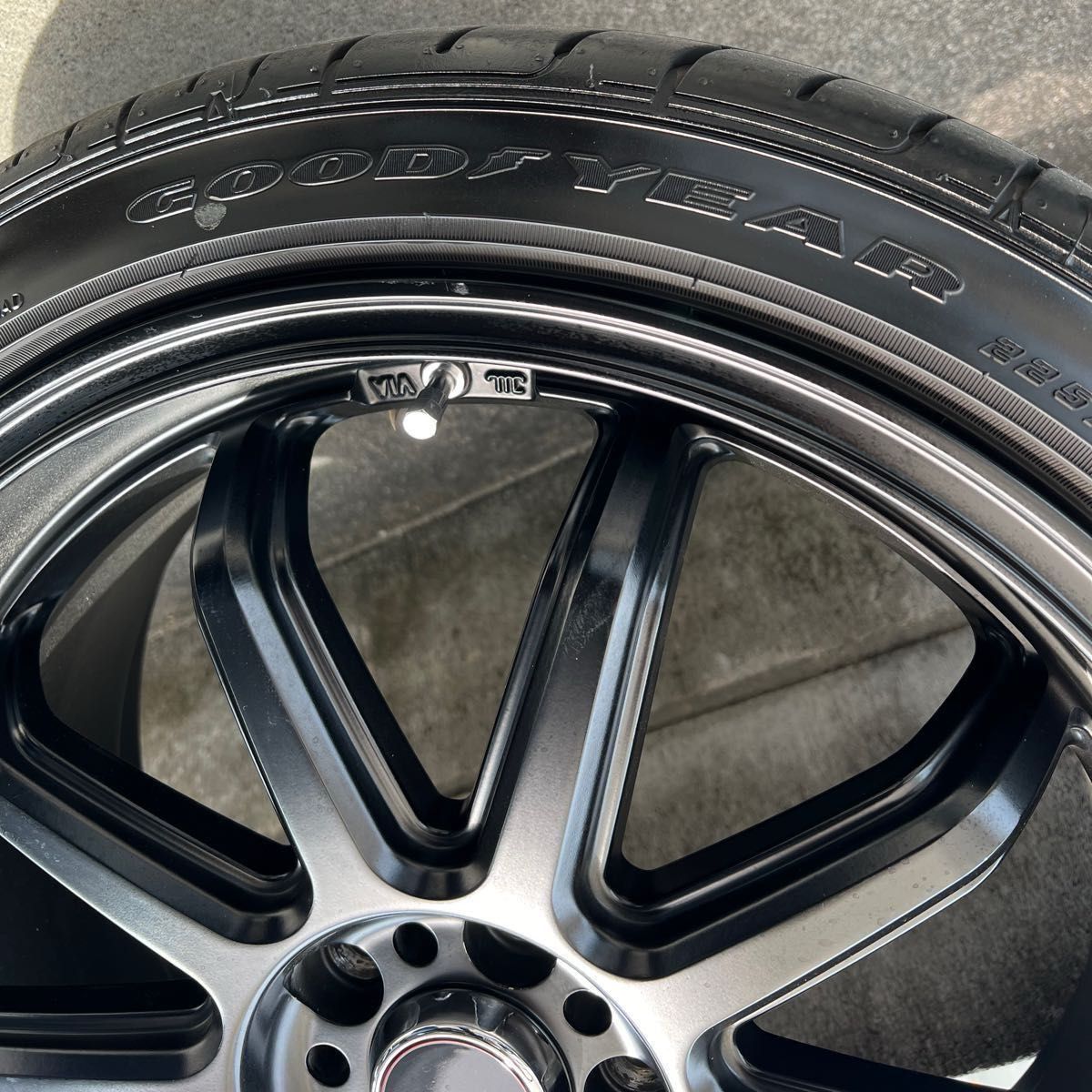 プリウス50 PHV タイヤホイールセット 225/40/18|Yahoo!フリマ プリウス50 PHV タイヤホイールセット 225/40/18|Yahoo!フリマ