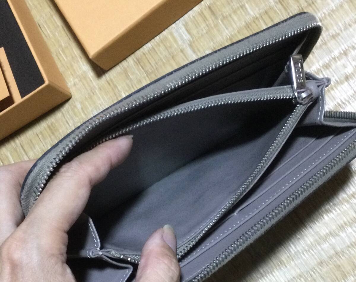 最終出品 送料込 売価約7万円 tod's トッズ モノグラム ロゴ 最終出品 送料込 売価約7万円 tod's トッズ モノグラム ロゴ