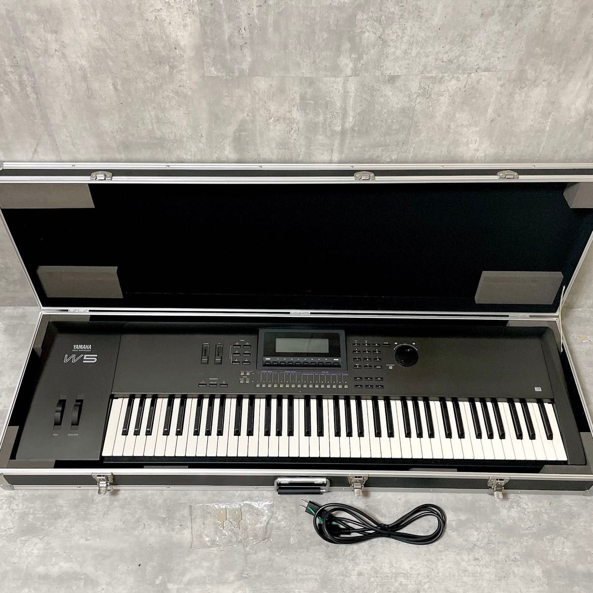 良品 YAMAHA ヤマハ W5 シンセサイザー 76鍵盤 純正ハードケース 良品 YAMAHA ヤマハ W5 シンセサイザー 76鍵盤 純正ハードケース