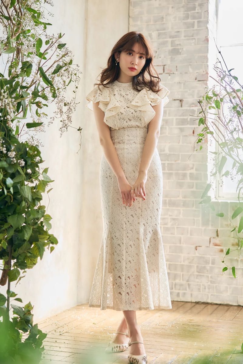 新品タグ付き】Her lip to Floral Lace Mermaid Skirt ecru M 新品タグ付き】Her lip to Floral Lace Mermaid Skirt ecru M