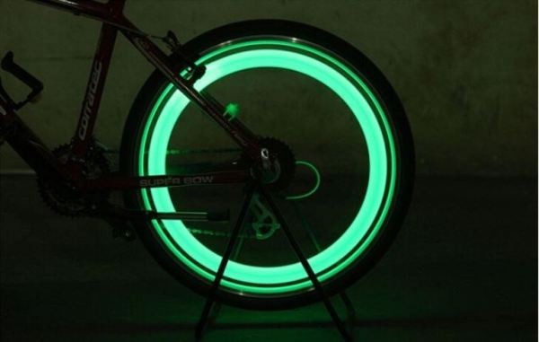 新品 日用良品 自転車タイヤ用LED発光灯板 緑 スポーツ・アウトドア_画像4