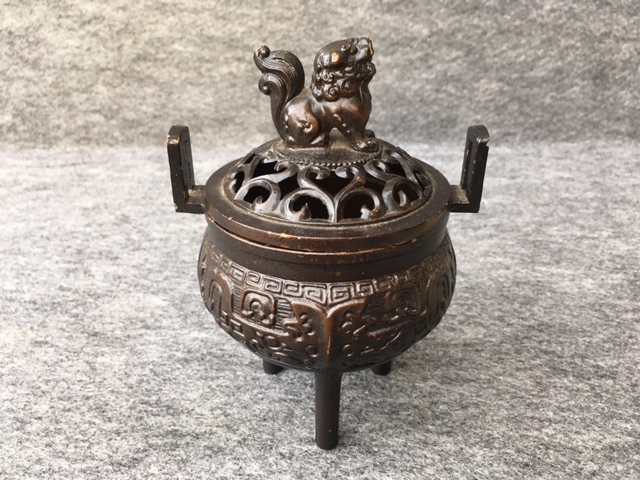 未使用 高岡銅器 瑞正 作 香炉 在銘 銅製 丸型地紋 獅子蓋 三足 未使用 高岡銅器 瑞正 作 香炉 在銘 銅製 丸型地紋 獅子蓋 三足