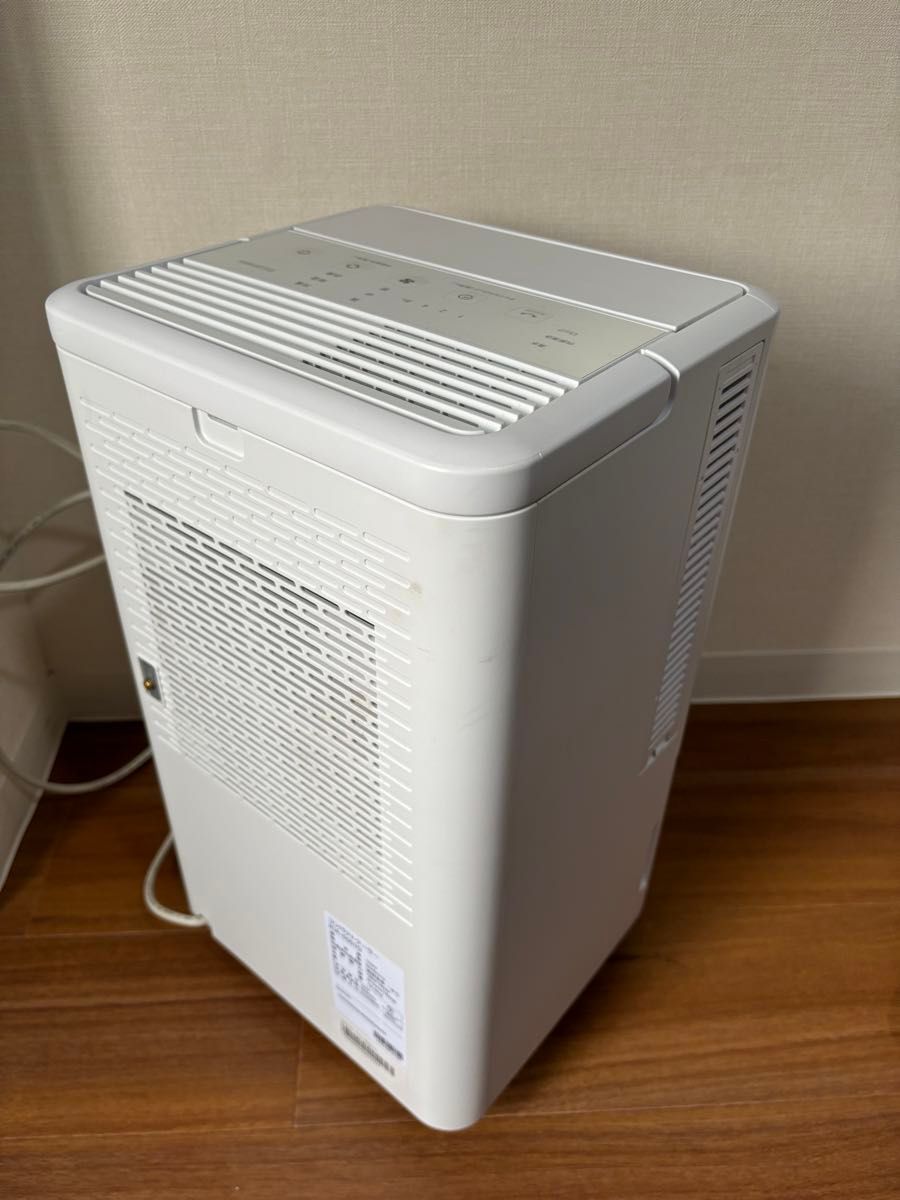 中古美品)アイリスオーヤマ コンパクトクーラー ICA-0301G 2023 中古美品)アイリスオーヤマ コンパクトクーラー ICA-0301G 2023