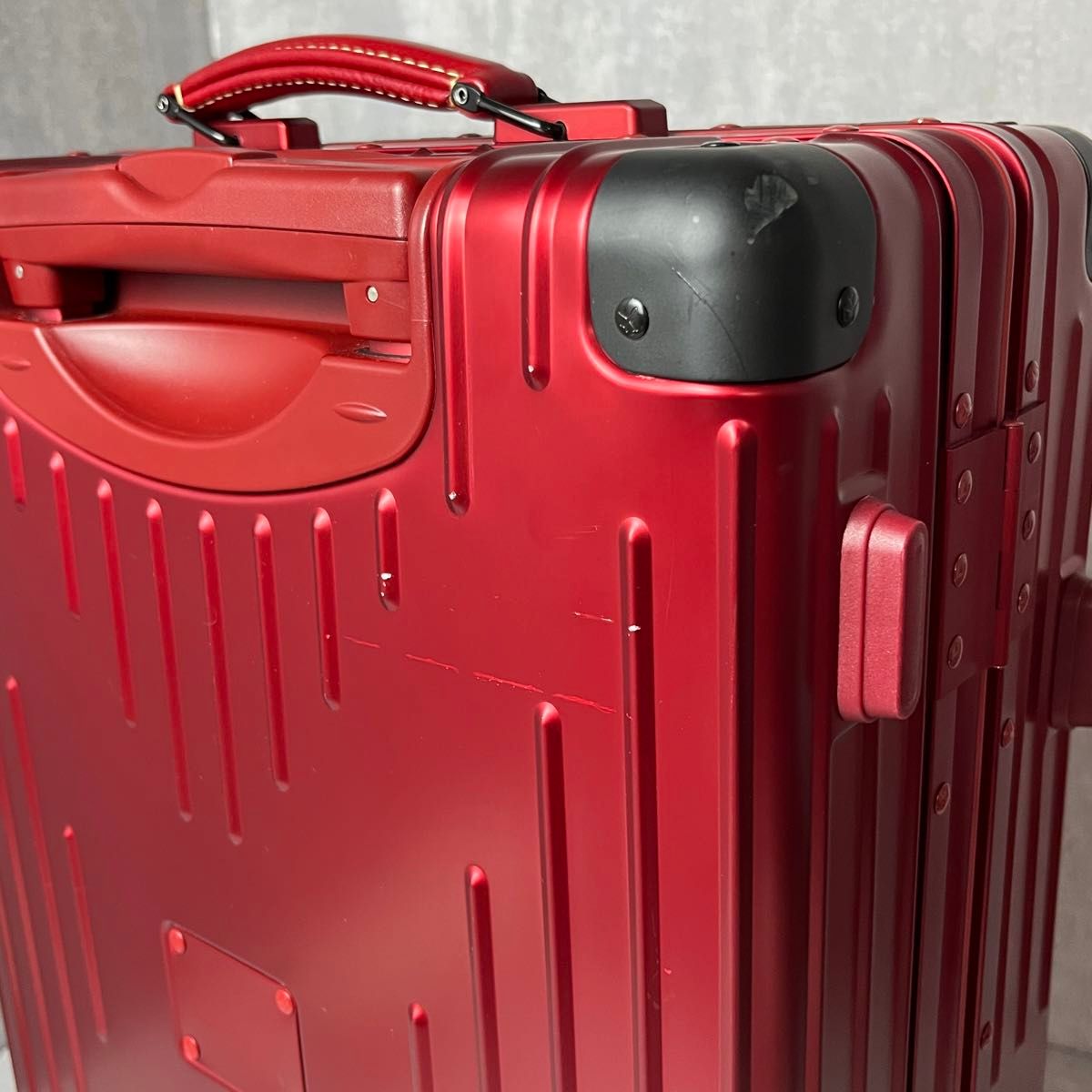 innovator イノベーター アルミスーツケース レッド 36L 機内持 innovator イノベーター アルミスーツケース レッド 36L 機内持