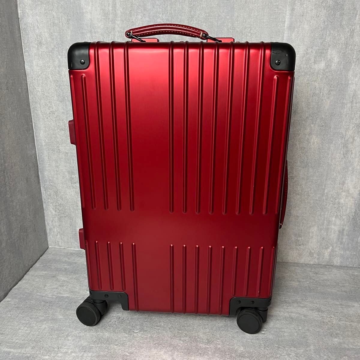 innovator イノベーター アルミスーツケース レッド 36L 機内持 innovator イノベーター アルミスーツケース レッド 36L 機内持