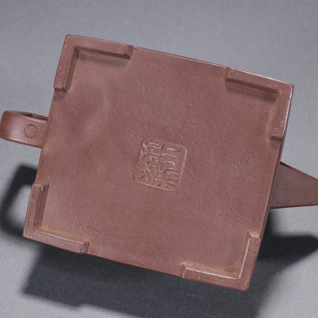 瓏 紫砂彫 瑞獣鈕茶壺 小馬銘 近時代 中国陶磁器 後手急須 茶壷 瓏 紫砂彫 瑞獣鈕茶壺 小馬銘 近時代 中国陶磁器 後手急須 茶壷