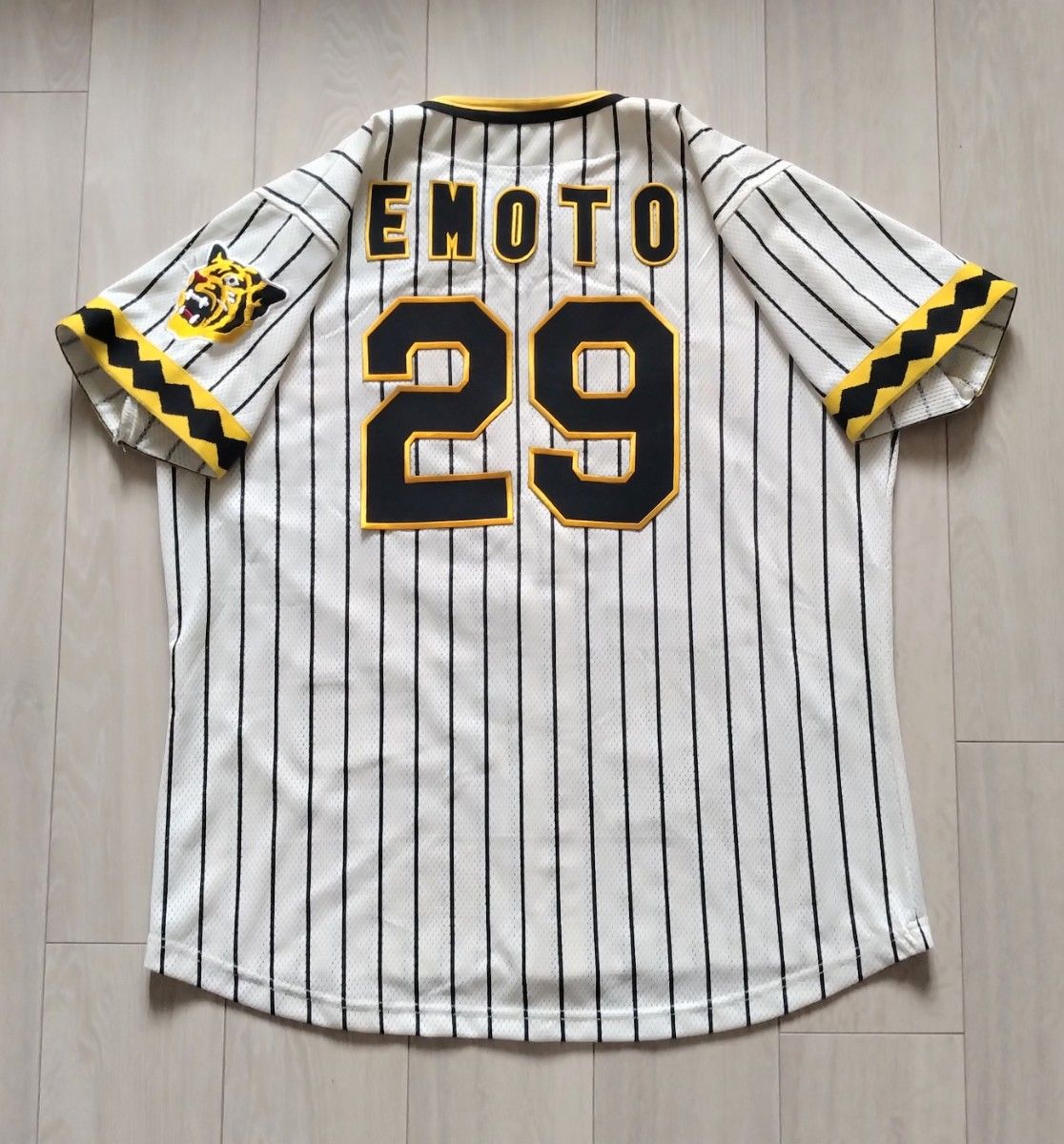 阪神タイガース - レア 阪神タイガース 復刻版 ユニフォーム 阪神タイガース - レア 阪神タイガース 復刻版 ユニフォーム