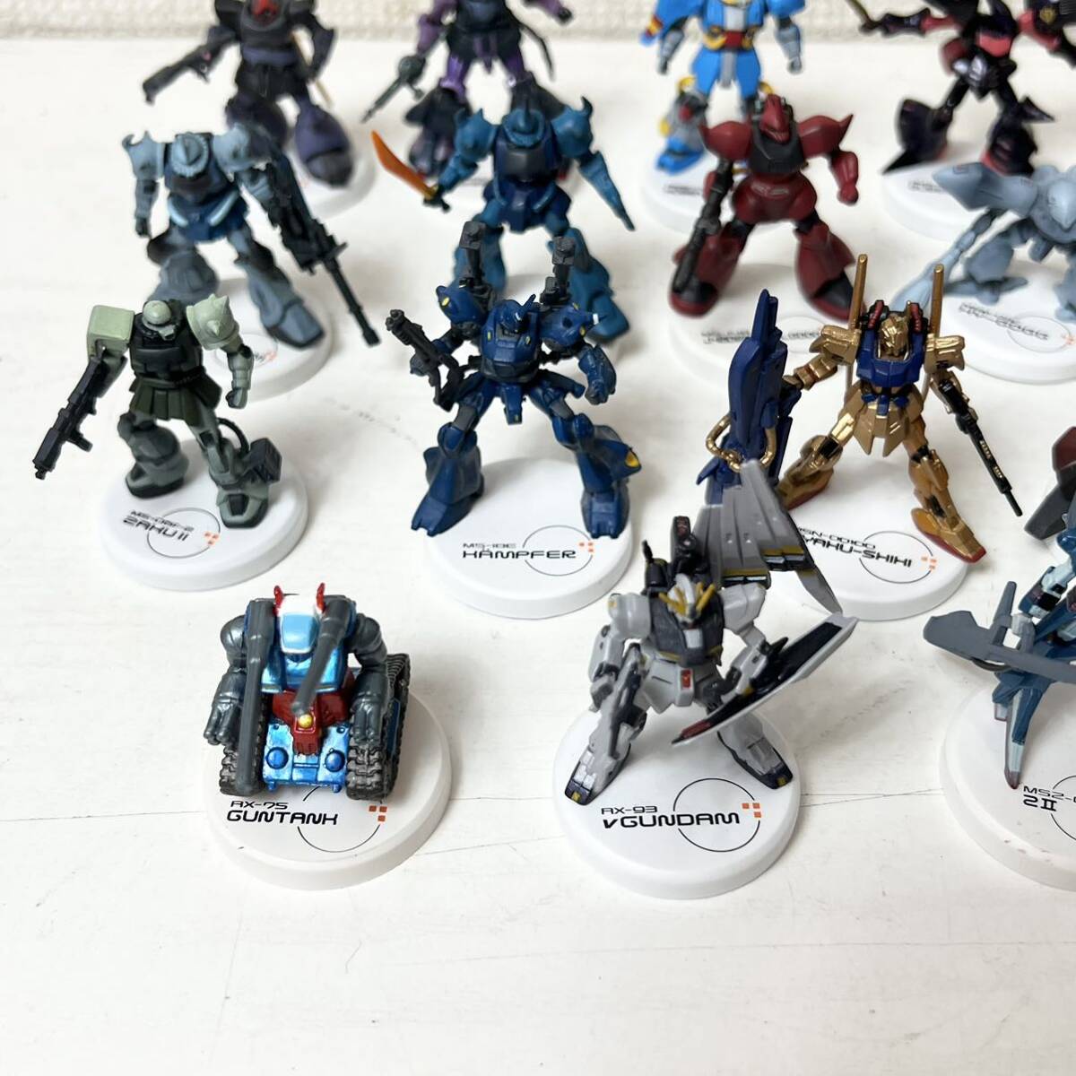 232*中古品 ガンダム ミニ フィギュア 大量 まとめ売り ミニ 232*中古品 ガンダム ミニ フィギュア 大量 まとめ売り ミニ
