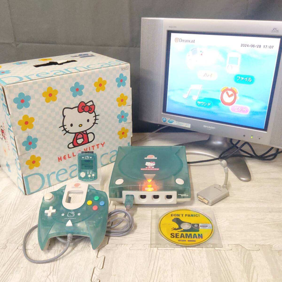 美品 キティ ドリームキャスト スケルトンブルー セガ HKT-3000 美品 キティ ドリームキャスト スケルトンブルー セガ HKT-3000