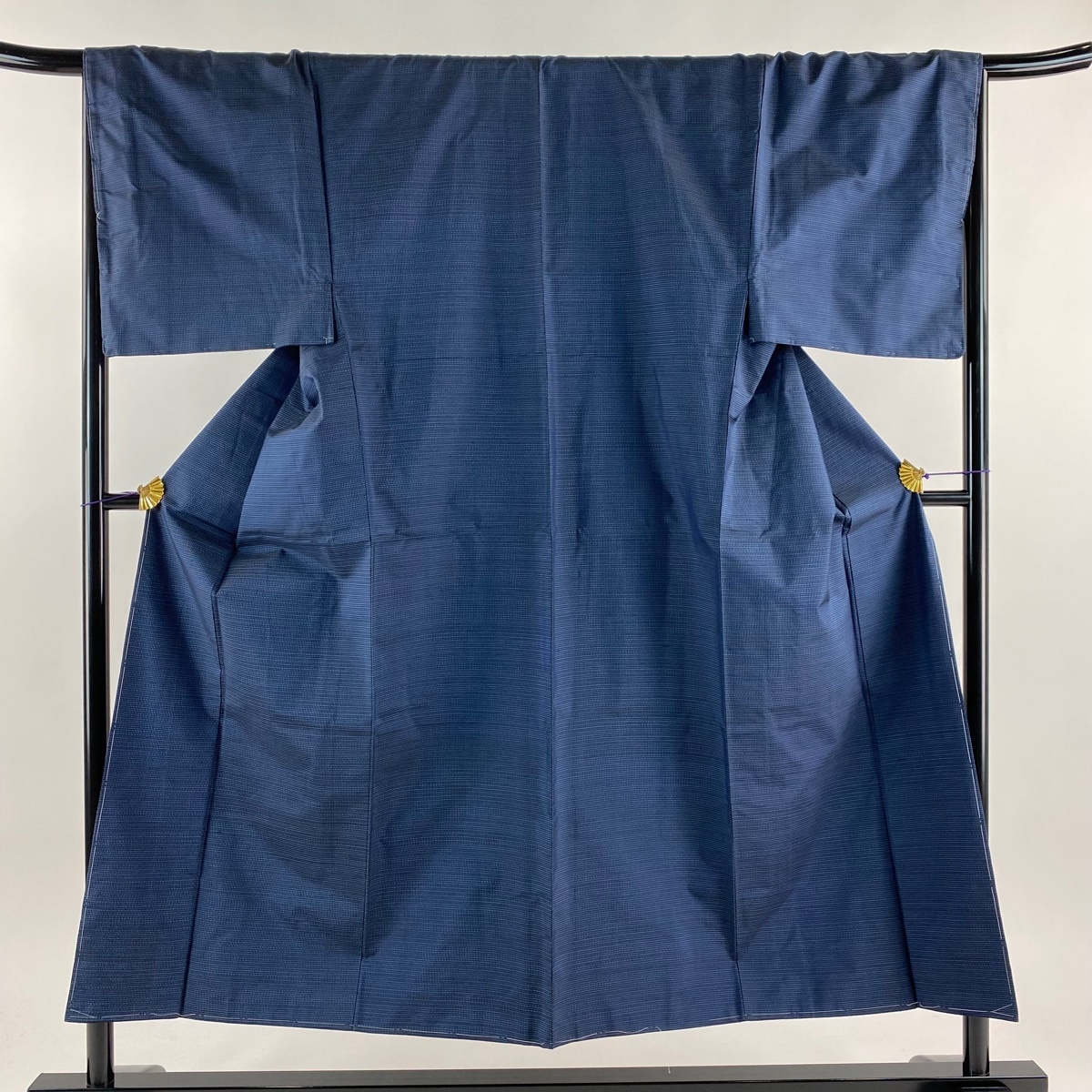 男着物 身丈149cm 裄丈68cm L 袷 アンサンブル 大島紬地 証紙 幾何学 紺色 正絹 美品 秀品 【中古】