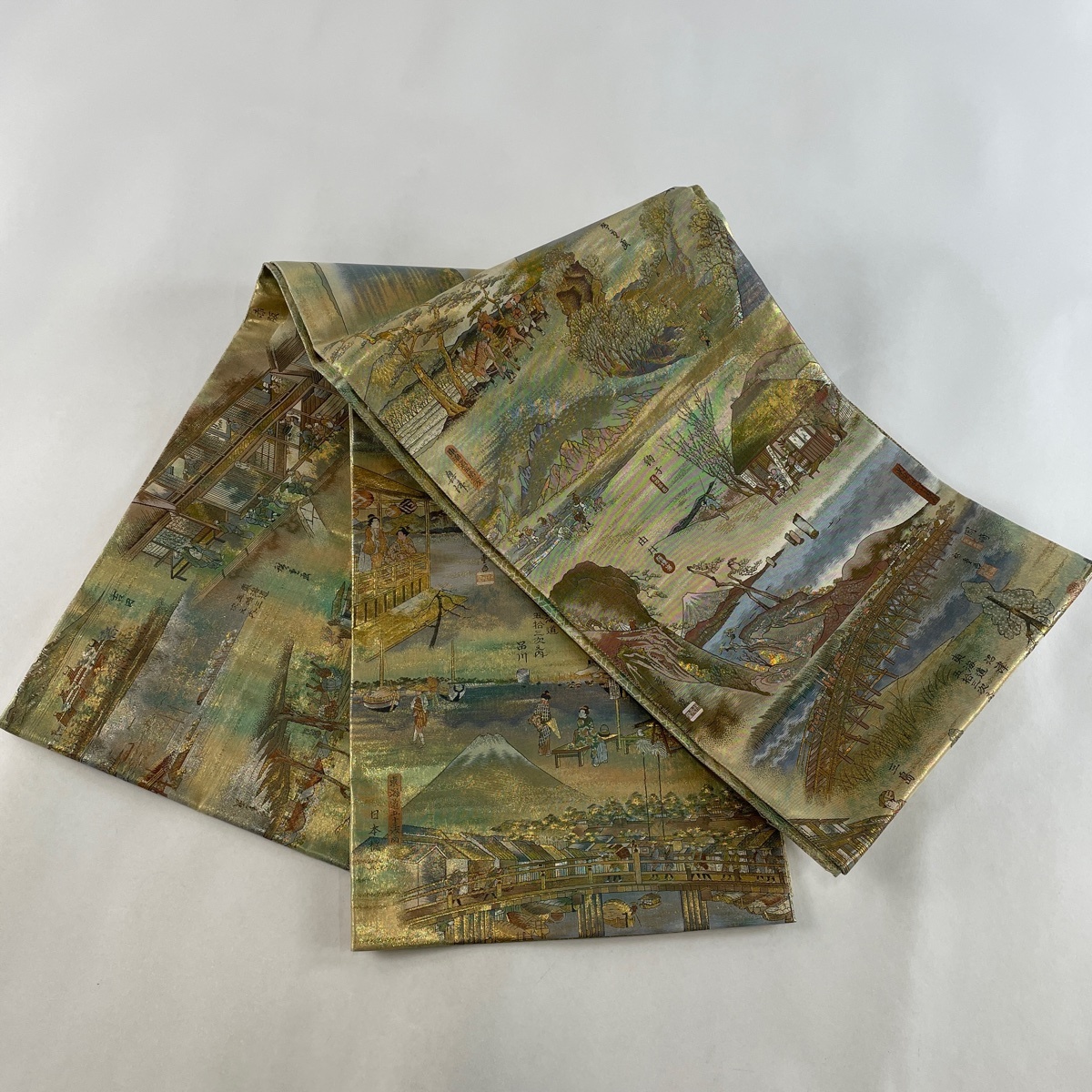 袋帯 美品 名品 東海道五十三次 風景 箔 金色 お太鼓柄 正絹 【中古 