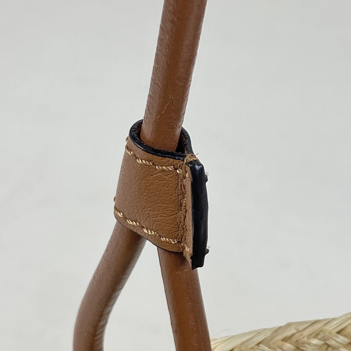 ロエベ LOEWE アナグラム バスケットバッグ スモール イラカヤシ ロエベ LOEWE アナグラム バスケットバッグ スモール イラカヤシ