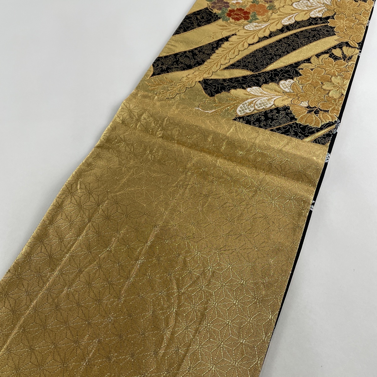 袋帯 美品 秀品 振袖向き 草花 金糸 箔 黒灰 六通 正絹 【中古 袋帯 美品 秀品 振袖向き 草花 金糸 箔 黒灰 六通 正絹 【中古