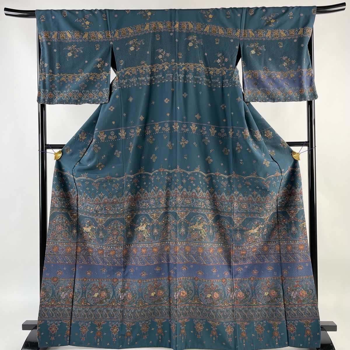 単衣　付下げ（秋草文）刺繍入　裄67 　背紋なし　 正絹美品 単衣 付下げ（秋草文）刺繍入 裄67 背紋なし 正絹美品 単衣 付