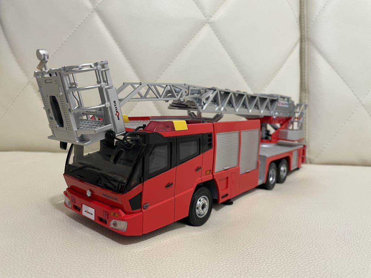 Yahoo!オークション - 1/32 モリタ 先端屈折式はしご付消防車 Yahoo!オークション - 1/32 モリタ 先端屈折式はしご付消防車
