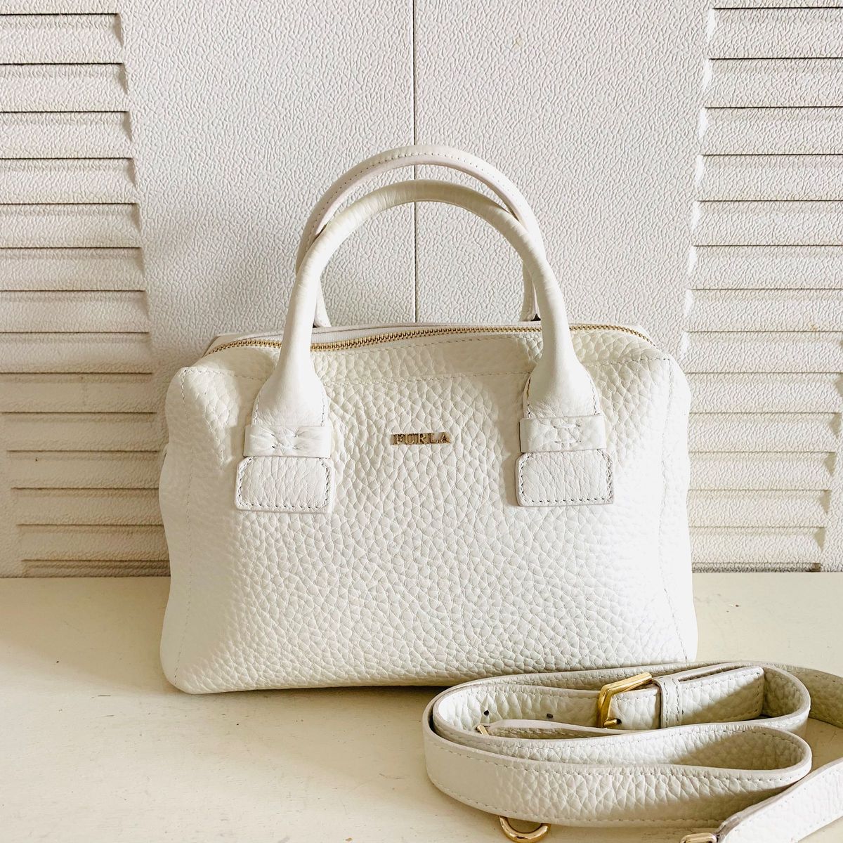 美品 FURLA カプリッチョS サッチェル ハンドバッグ ショルダー 美品 FURLA カプリッチョS サッチェル ハンドバッグ ショルダー