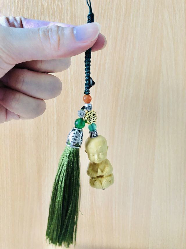 [. plant carving netsuke ] *.. san * natural / natural tree made / handmade / hand made / skill sculpture / key holder / strap / present / better fortune feng shui . except .