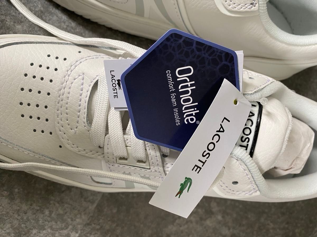 LACOSTE ラコステスニーカータグ付き新品未使用サイズ40 箱は傷 LACOSTE ラコステスニーカータグ付き新品未使用サイズ40 箱は傷