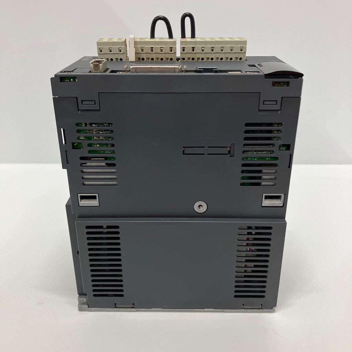 三菱 MITSUBISHI MR-J3-200AN サーボアンプ A-808 電材・配電用品 三菱 MITSUBISHI MR-J3-200AN サーボアンプ A-808 電材・配電用品