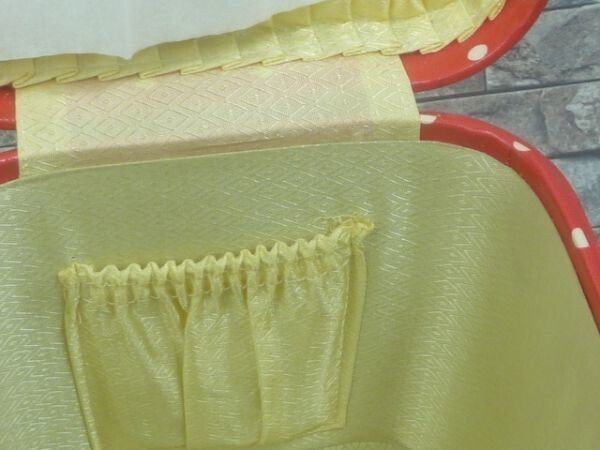 S196★【メイク　ボックス】【中古品】 水玉 /レッド　化粧品　コスメ ボックス　収納　/鏡付　かわいい…?　おしゃれ…?　　