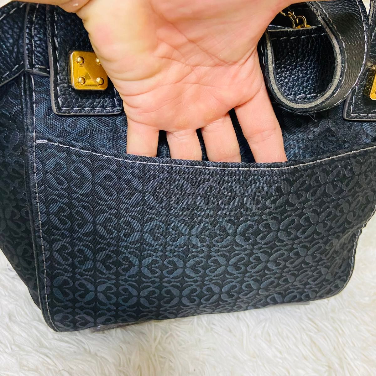 【全額返金保証・送料無料・良品】ロエベ・ハンドバッグ・アナグラム・レア 【全額返金保証・送料無料・良品】ロエベ・ハンドバッグ・アナグラム・レア