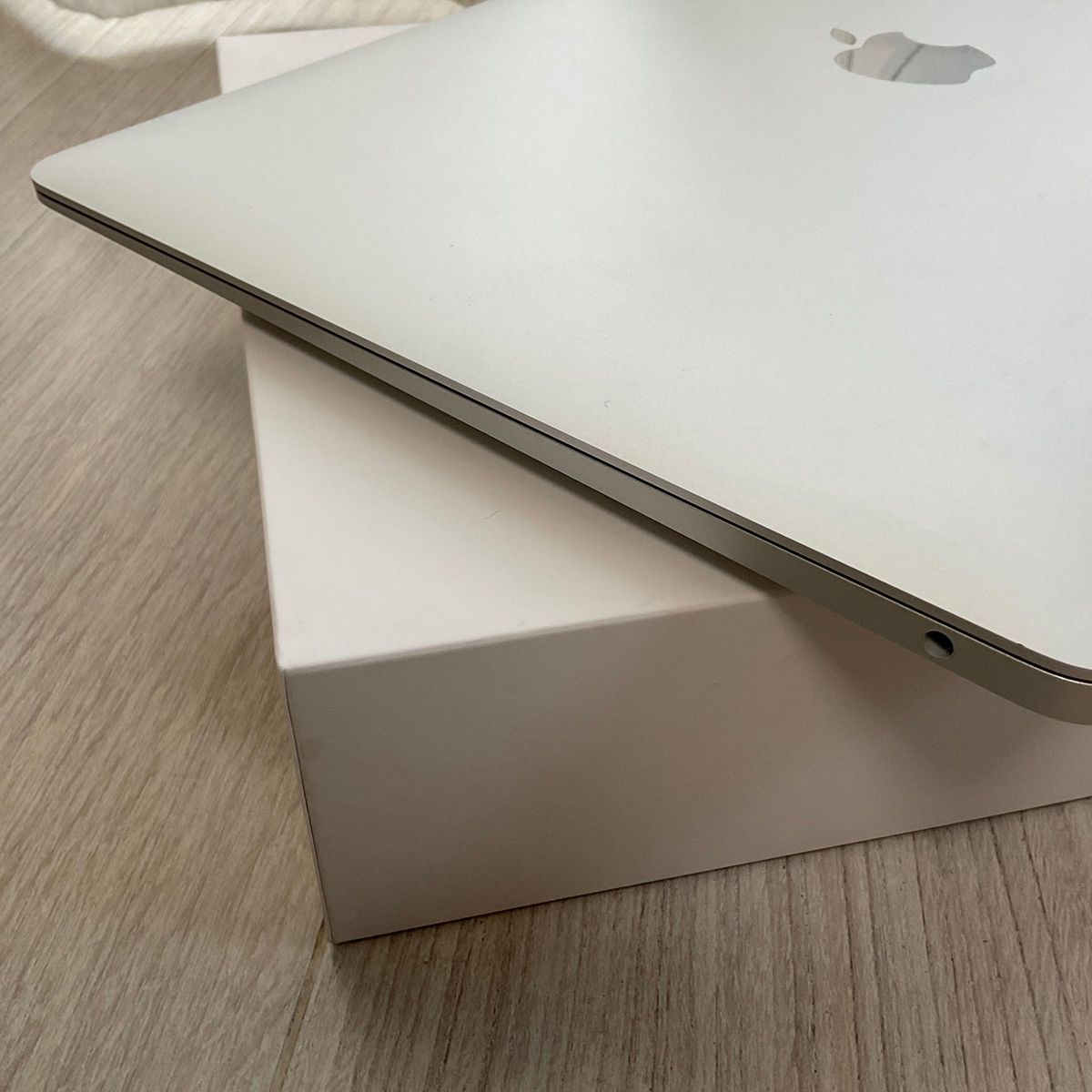 apple 13 3インチ m1 mac book air シルバー 8GBメモリー 256GB apple 13 3インチ m1 mac book air シルバー 8GBメモリー 256GB