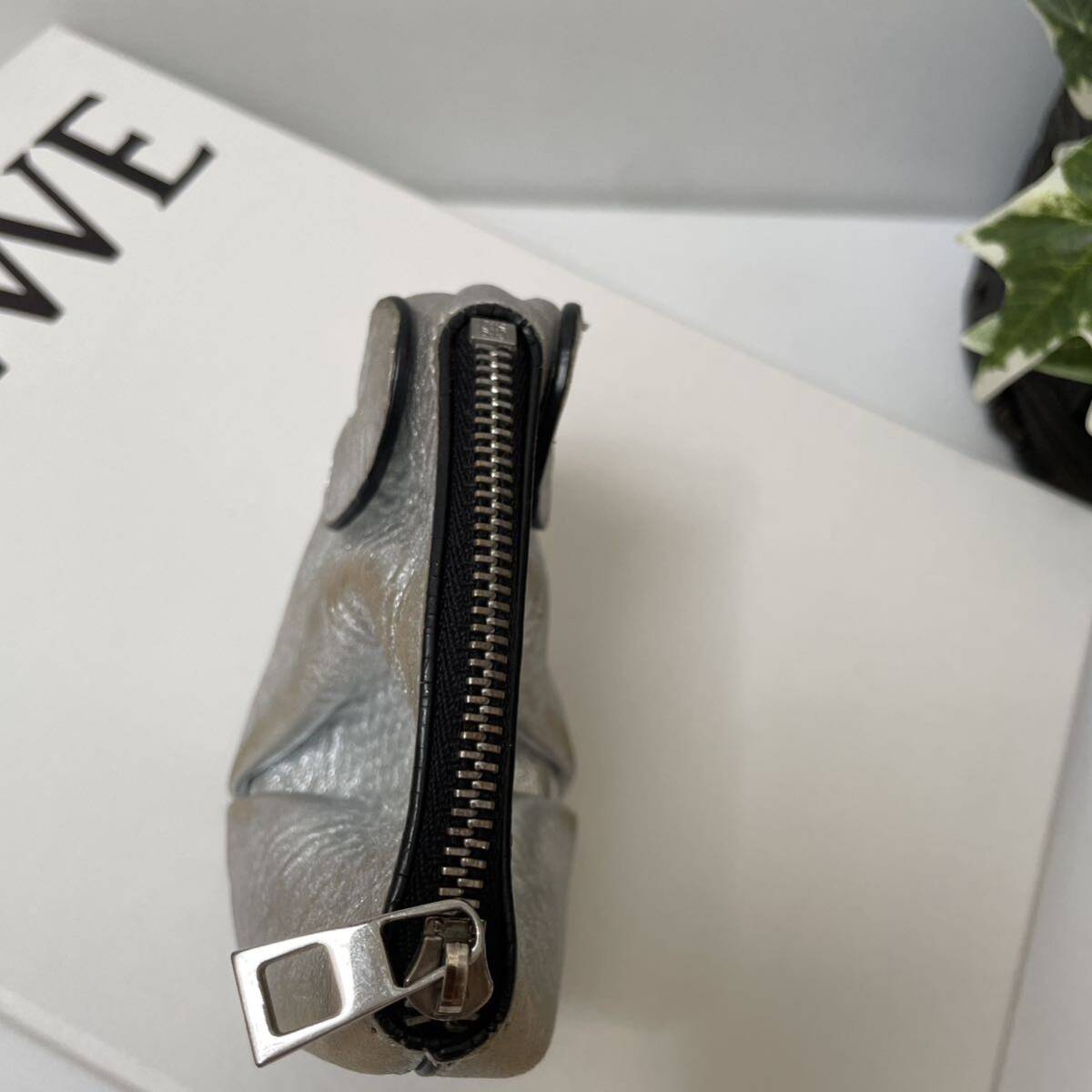 ロエベ LOEWE エレファント コインケース シルバ メタリック ロエベ LOEWE エレファント コインケース シルバ メタリック