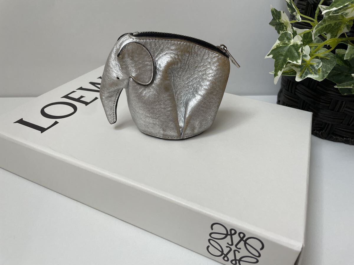 ロエベ LOEWE エレファント コインケース シルバ メタリック ロエベ LOEWE エレファント コインケース シルバ メタリック