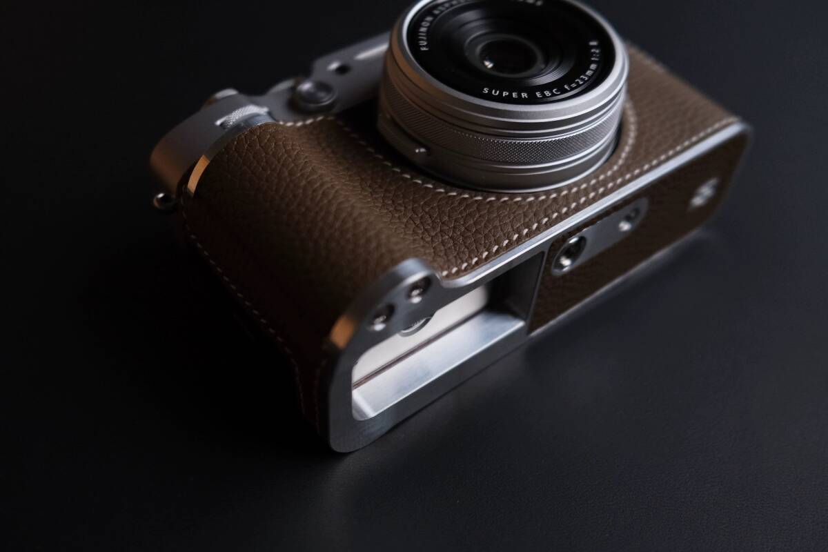 本革カメラケース 富士フイルム FUJIFILM x100VI/x100 6用 本革カメラケース 富士フイルム FUJIFILM x100VI/x100 6用